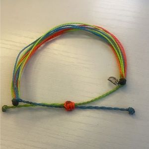 hi! im a small business! im selling bracelets!!